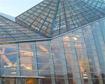 外立面裝飾點式玻璃幕墻